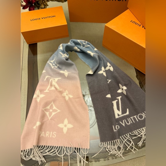NIB M70868 Louis Vuitton Reyjavik Gradient Scarf Cashmere 100% Authentic - Picture 6 of 12